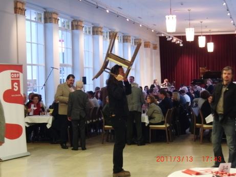 CIMG0293_Sesseltraeger der Steher.jpg